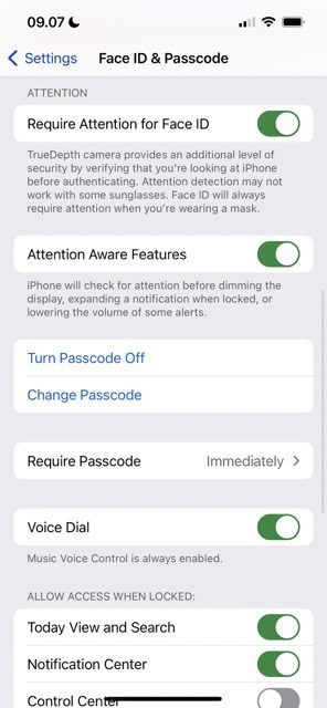 Снимок экрана, показывающий интерфейс Face ID/пароля на iPhone