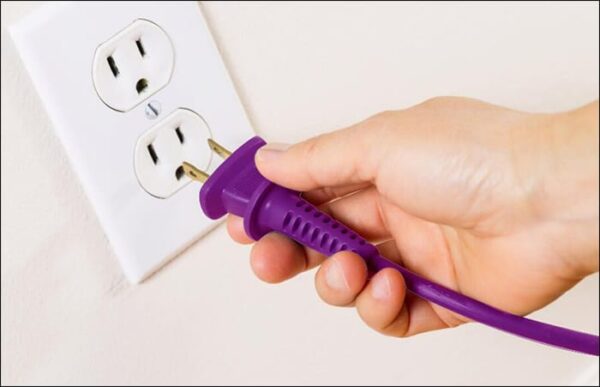 Как включить телевизор Hisense без пульта -подробное руководство